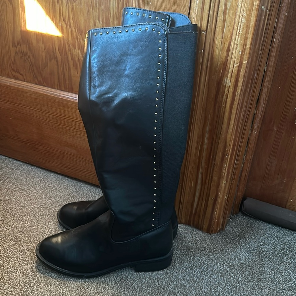 Black boots